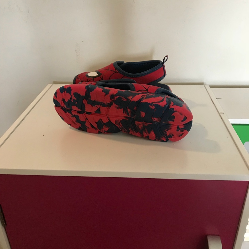 Shoe - Picture 2 of 3